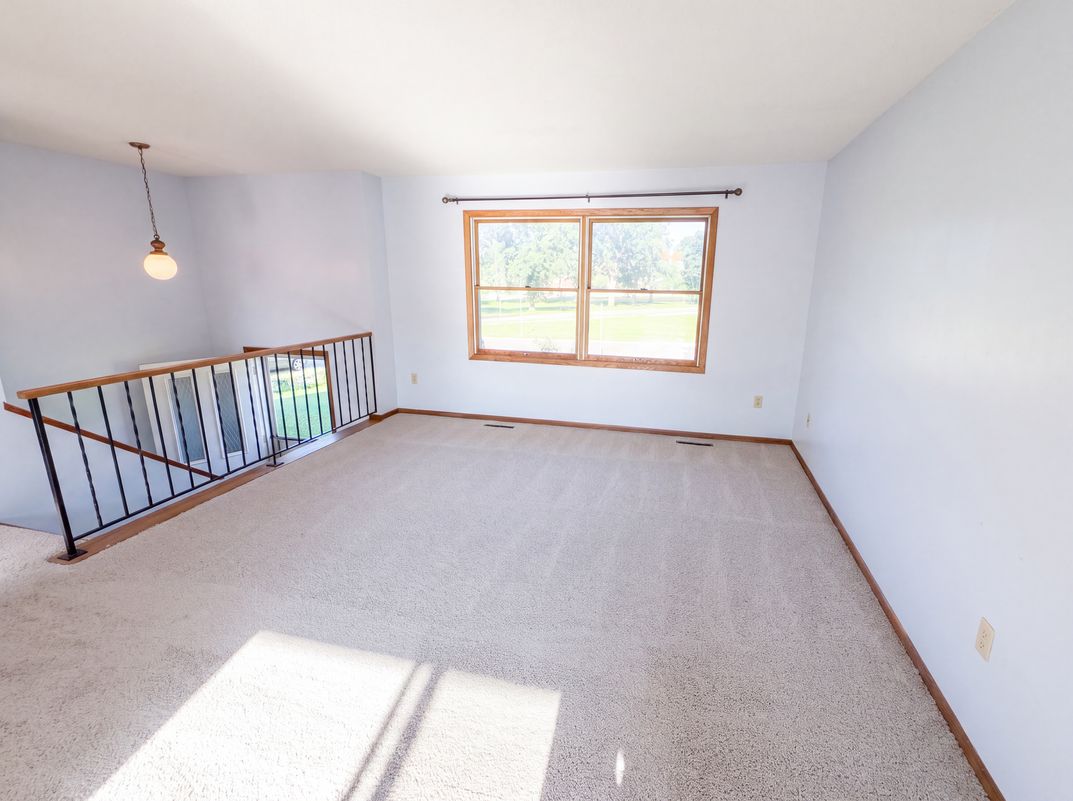 Photo 9 of 26 of 1720 24th Ave SE, Rochester, MN