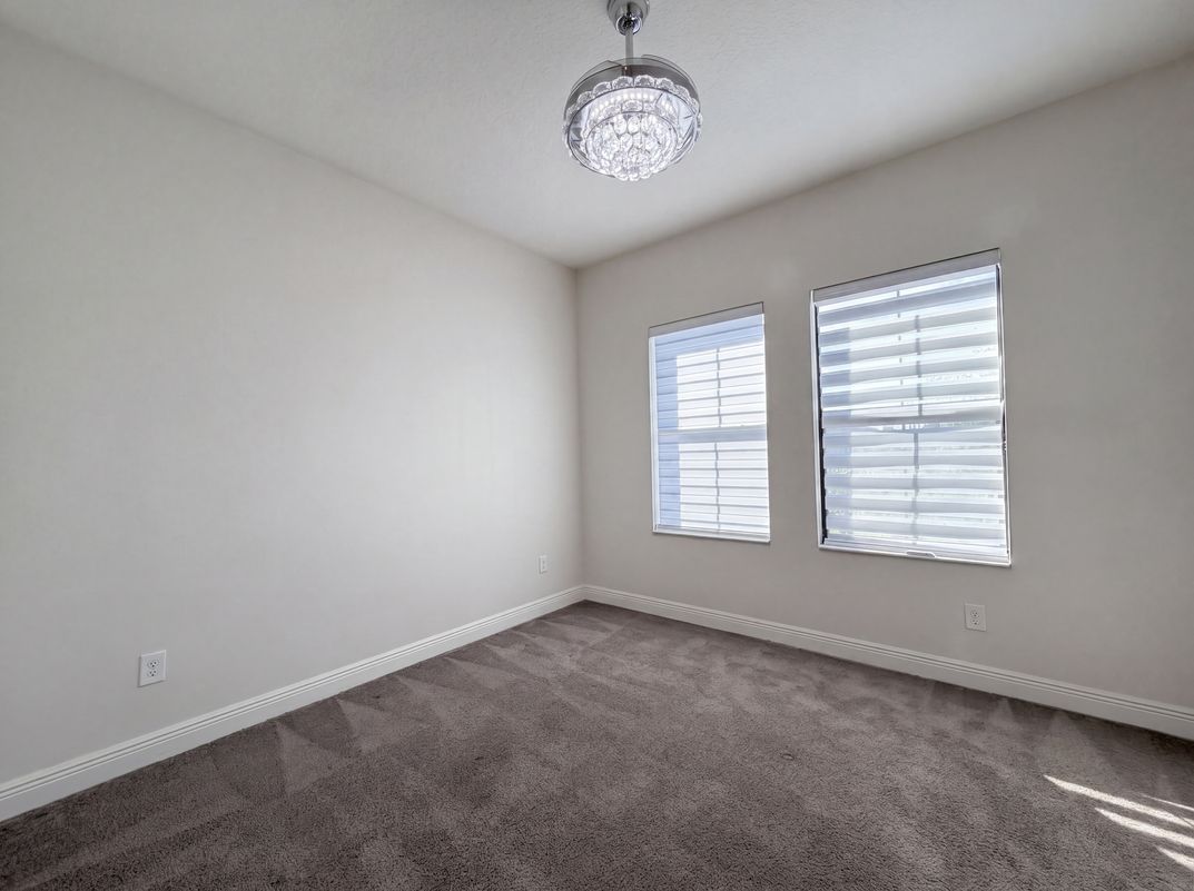 Photo 13 of 33 of 12643 Horseshoe Bend Dr, Lithia, FL