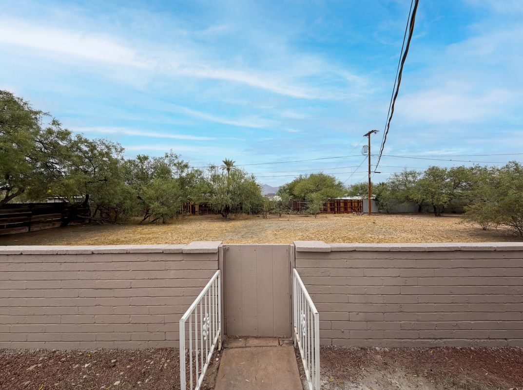 Photo 12 of 19 of 5211 E 20th St, Tucson, AZ