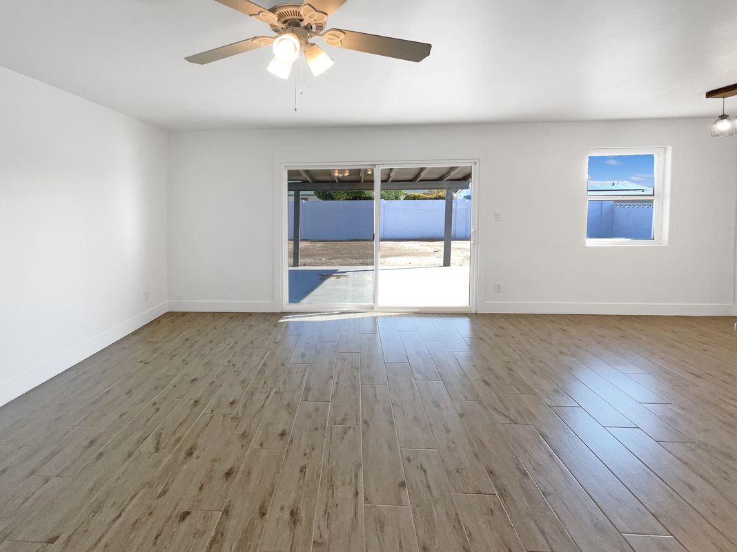 Photo 3 of 28 of 7231 N 23rd Ave, Phoenix, AZ