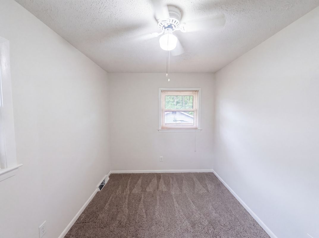 Photo 10 of 16 of 608 E Morehead St, Reidsville, NC