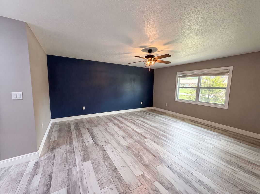 Photo 10 of 24 of 1044 E Lombardy Dr, Deltona, FL
