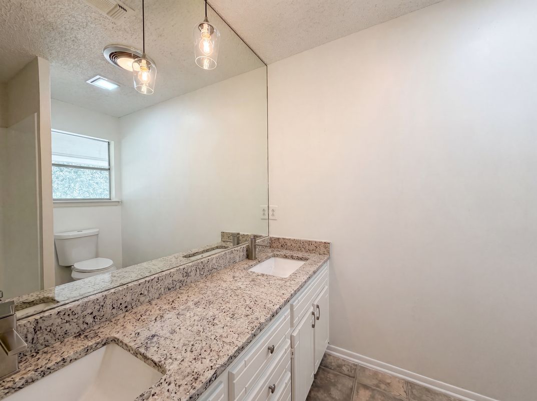 Photo 15 of 23 of 4612 Kenway Ct, Fort Worth, TX
