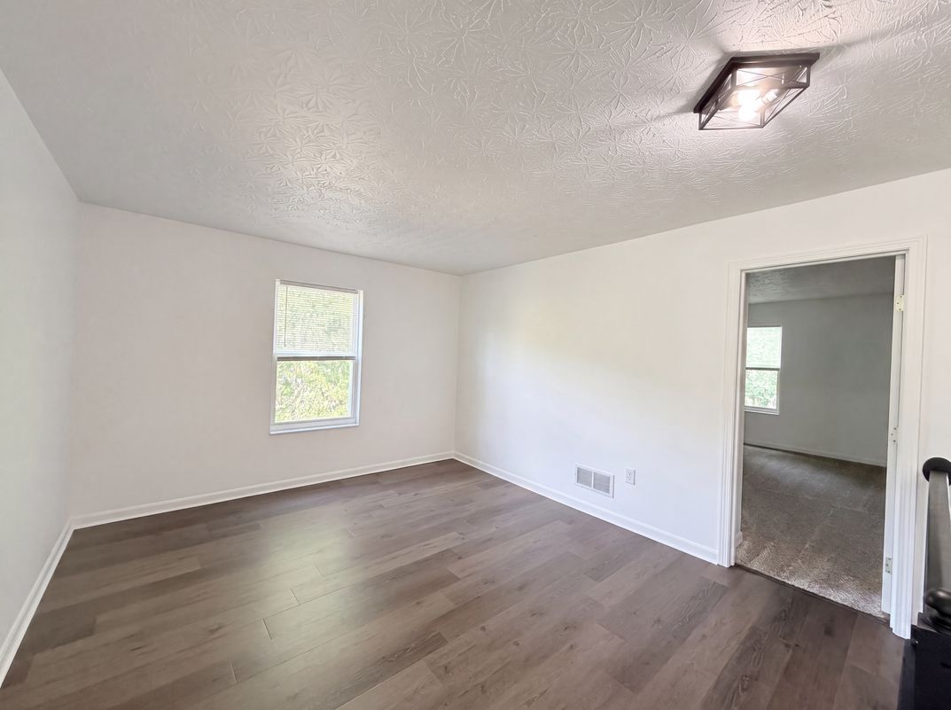 Photo 20 of 43 of 9212 Cedar Gate Dr, Loveland, OH