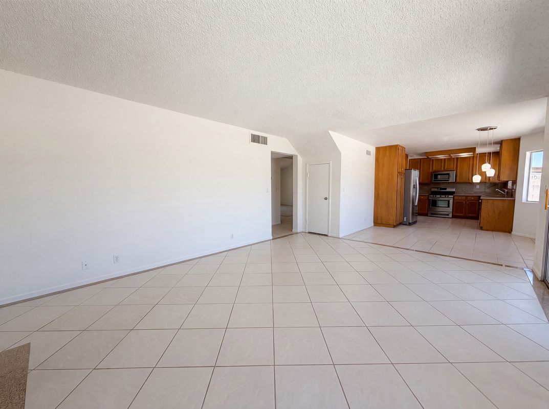 Photo 8 of 20 of 3152 Viewcrest Ave, Henderson, NV