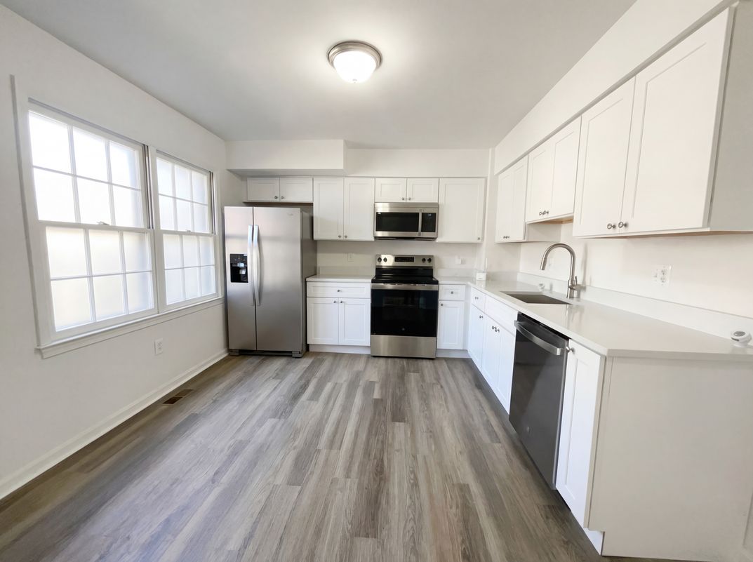 Property photo 2 of 645 N Armistead St