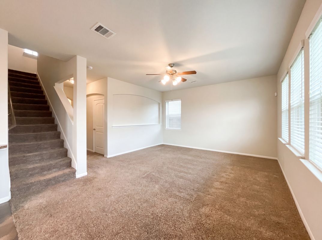 Photo 3 of 20 of 10310 Lake Huron Dr, Humble, TX