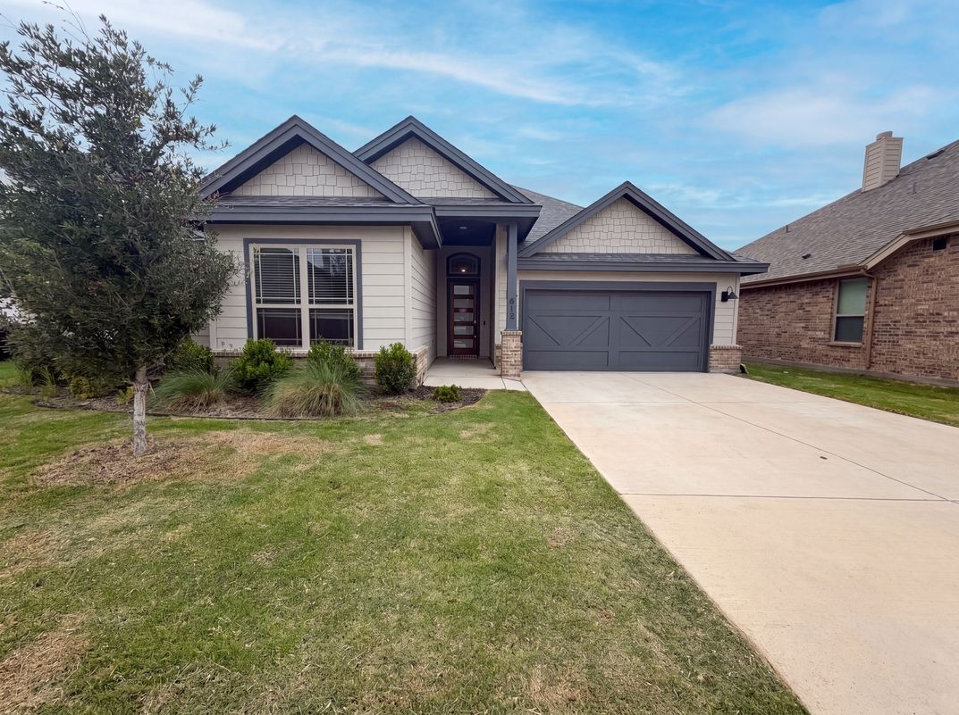 Property photo 1 of 612 Wood Brook Ln