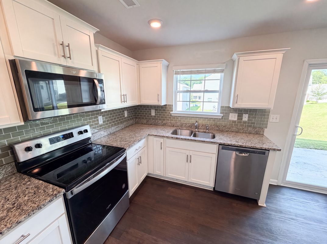 Photo 9 of 23 of 7244 Finnigan Rd, Charlotte, NC
