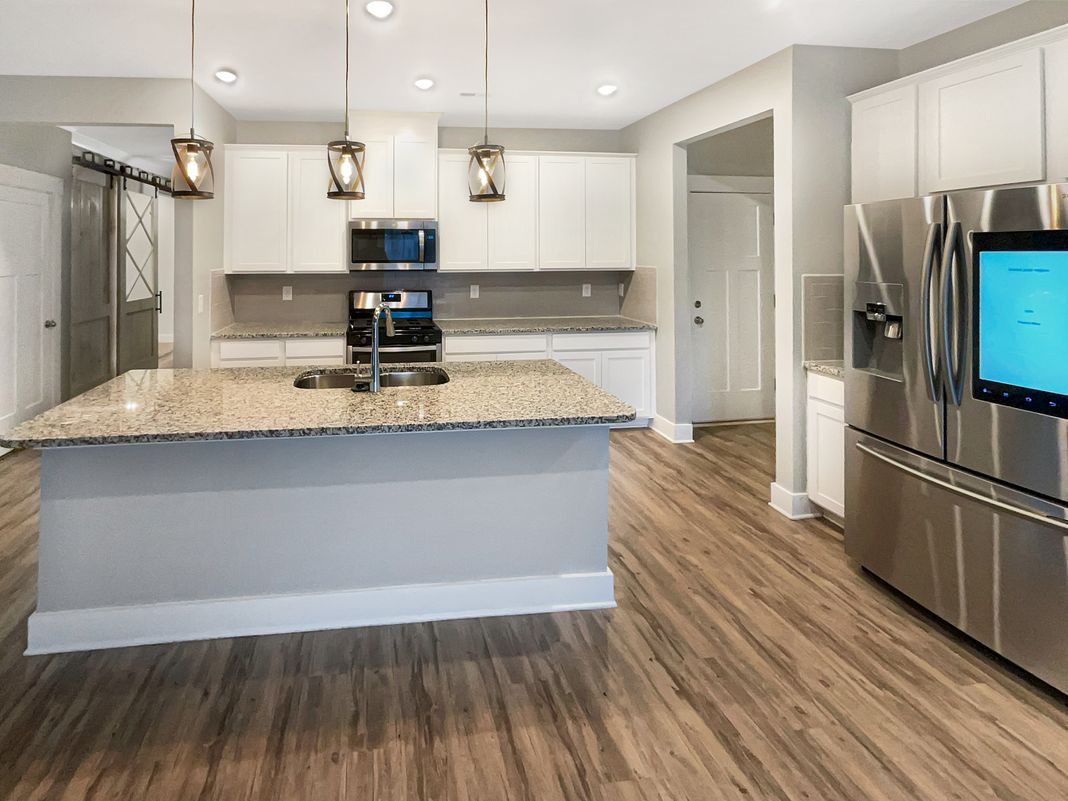 Property photo 2 of 315 Pewter Cir