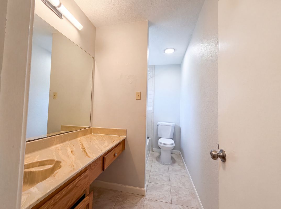 Photo 16 of 19 of 2831 Red Oak Dr, Grand Prairie, TX