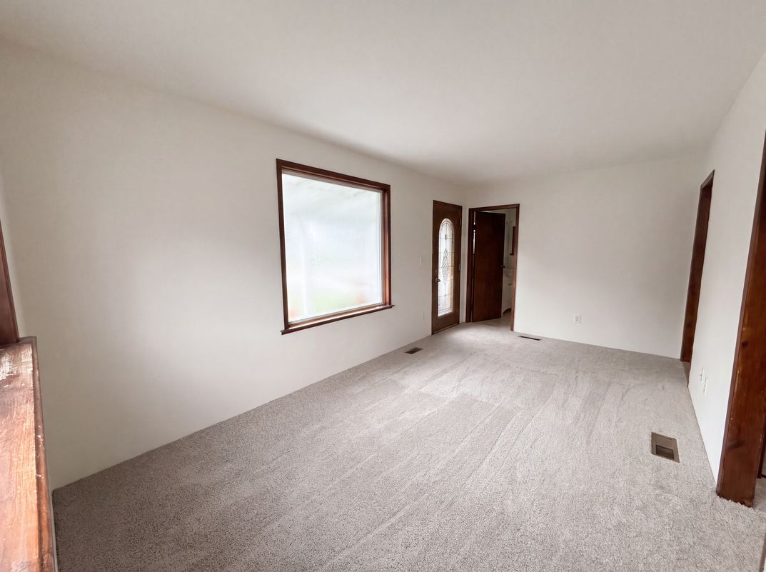Photo 7 of 16 of 35115 University St, Westland, MI