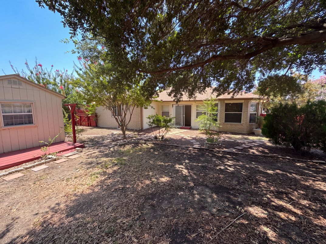 Photo 5 of 17 of 3707 Gowen Ct, Killeen, TX