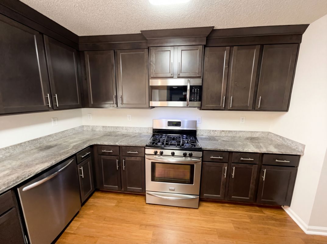Photo 2 of 28 of 1012 Crown Corners Dr, McDonough, GA