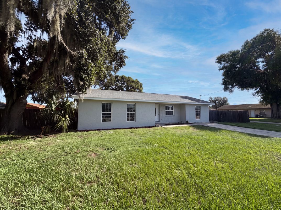 Photo 17 of 19 of 4147 Willow South Dr, Mulberry, FL