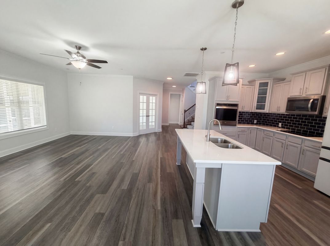Photo 7 of 21 of 333 Oakhaven Dr, Holly Springs, NC
