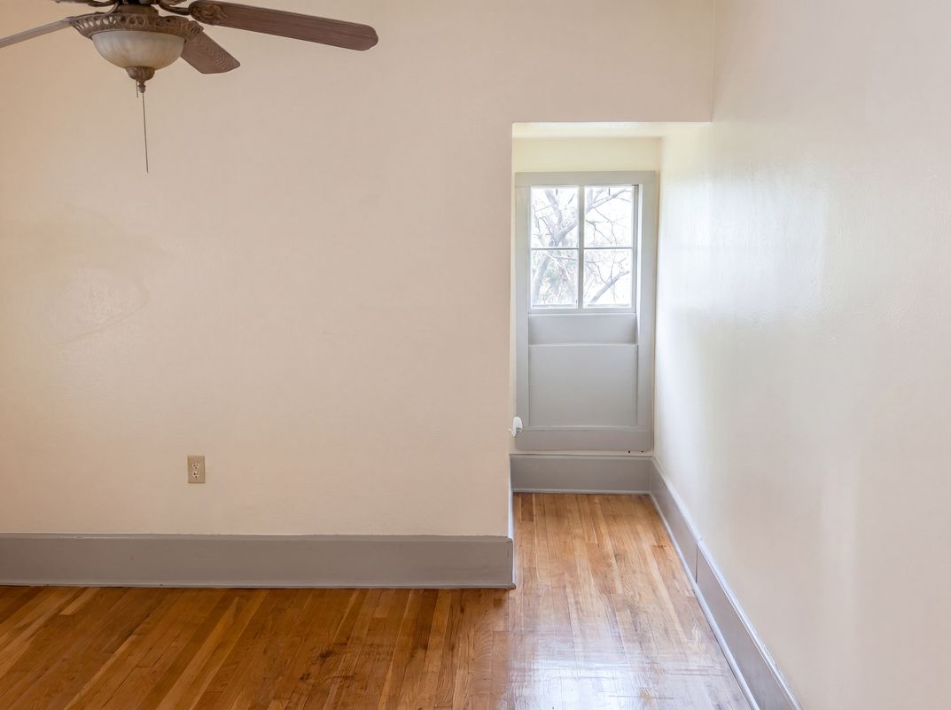 Photo 4 of 16 of 506 S Foley St, Seymour, TX