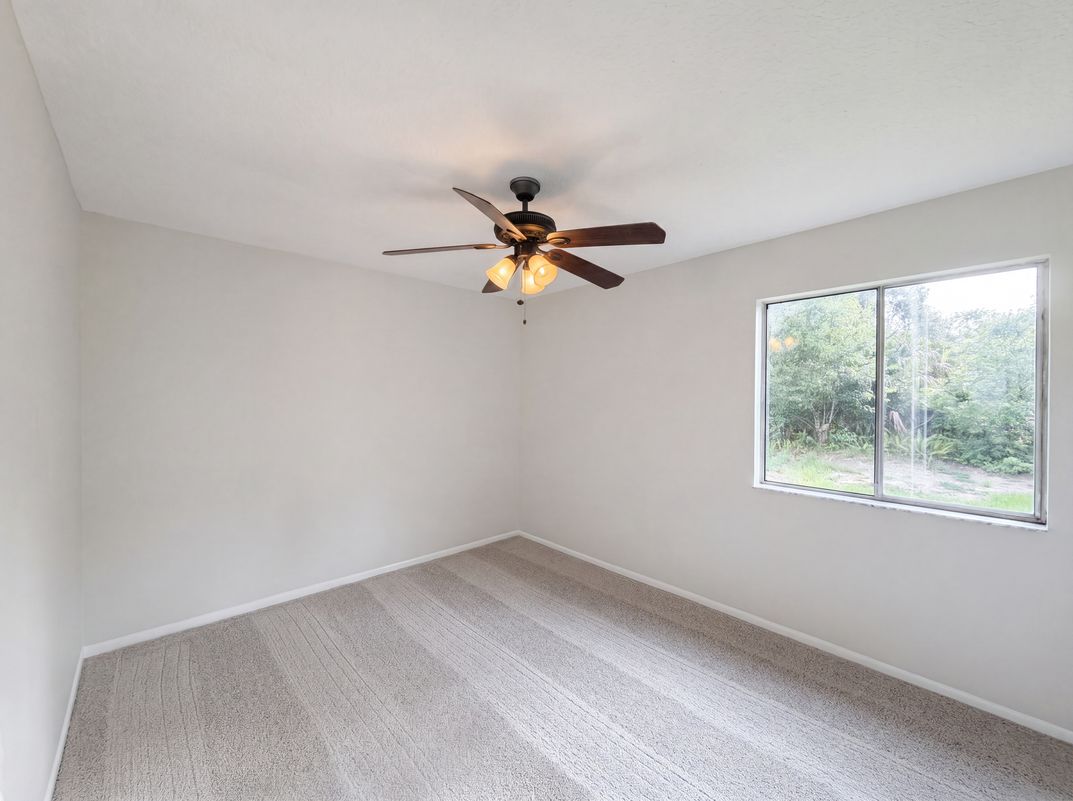 Photo 9 of 18 of 3143 Boxelder St, Deltona, FL