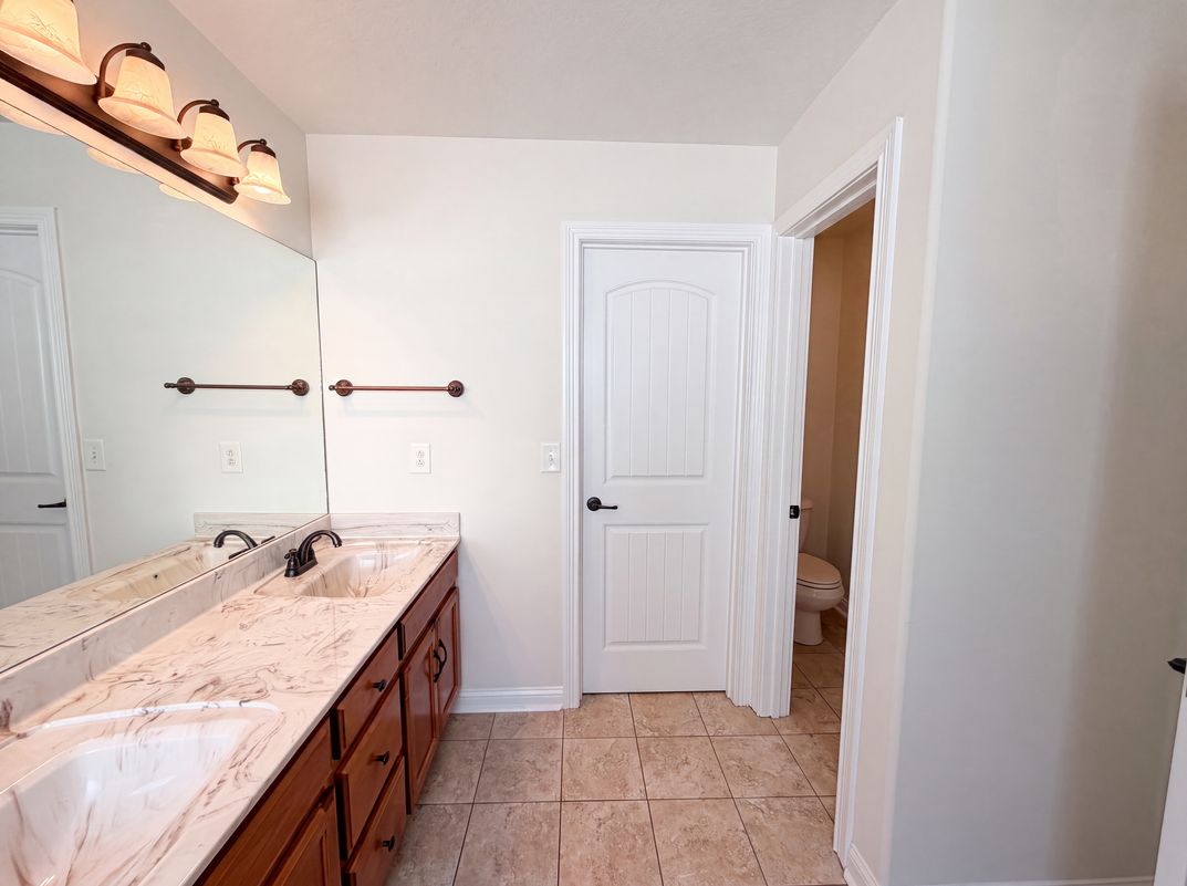 Photo 12 of 27 of 1733 Apache Way, Clarksville, TN