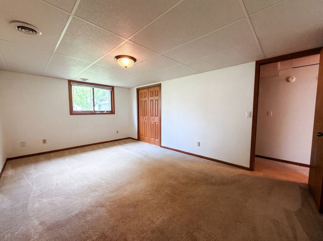 Photo 4 of 22 of 18216 Empire Trl, Farmington, MN