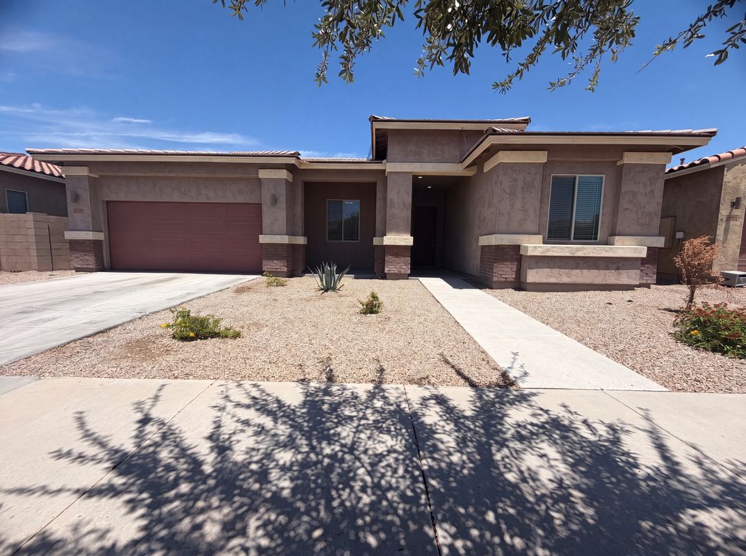 Property photo 1 of 22718 E Silver Creek Ln
