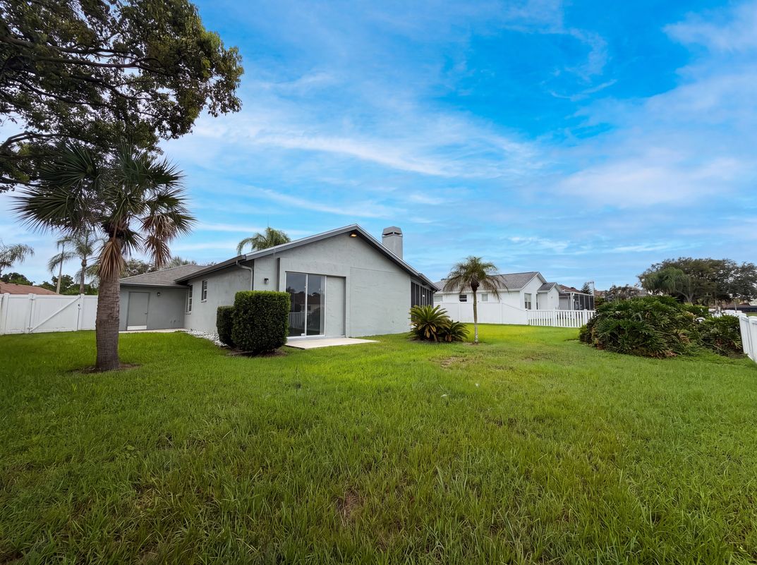 Photo 26 of 28 of 12919 Prestwick Dr, Riverview, FL