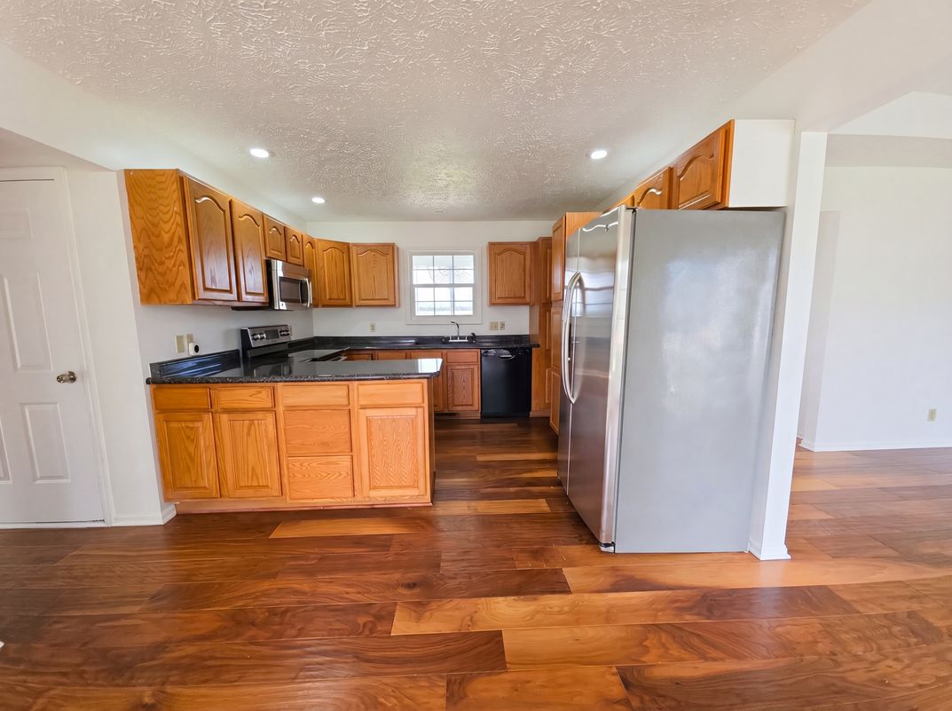 Photo 6 of 21 of 215 W Gano Chance Dr, Centralia, MO