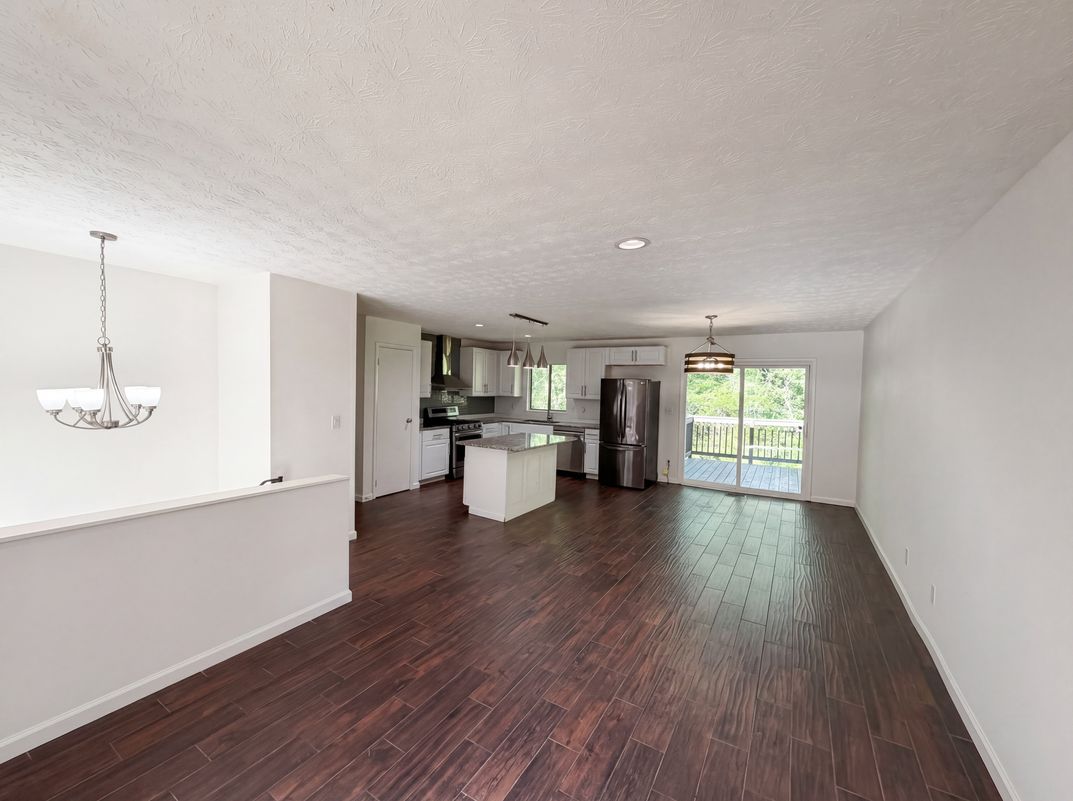 Photo 6 of 16 of 1010 Buckhurst Dr, Atlanta, GA
