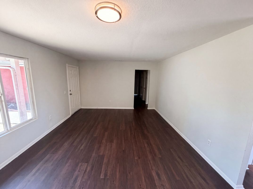 Photo 11 of 20 of 215 Laurel Ln, Hemet, CA