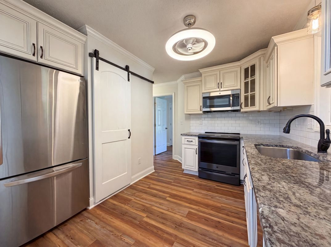 Photo 6 of 26 of 105 Jefferson Forest Ct, Winston Salem, NC