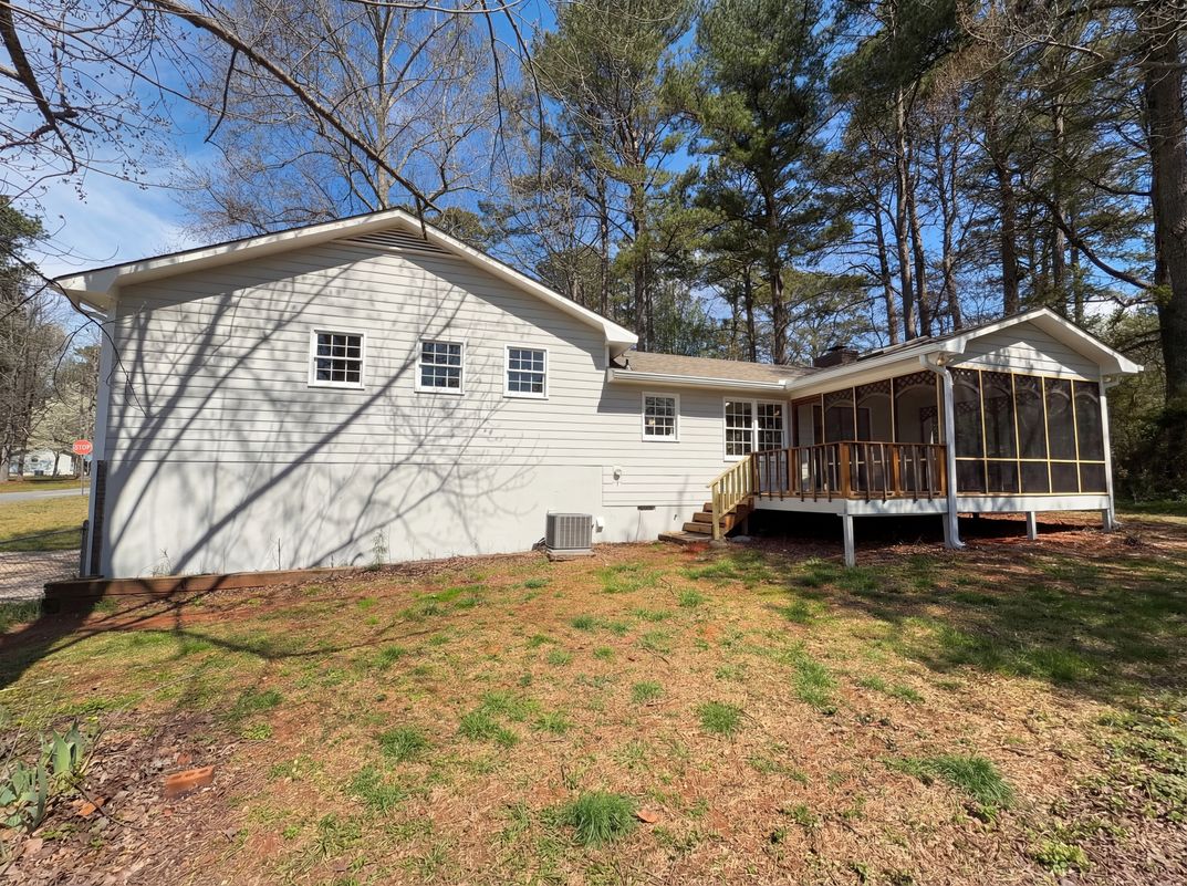 Photo 5 of 20 of 2006 Chelsea Ln, Acworth, GA
