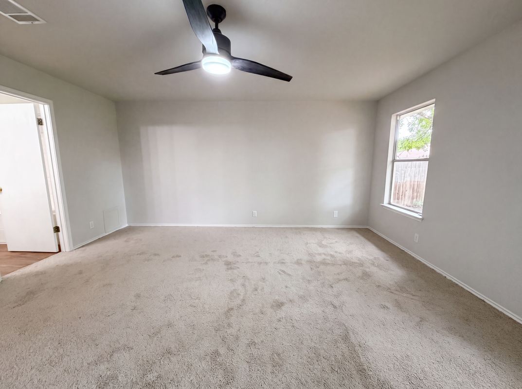 Photo 10 of 16 of 616 Barbara Way, Bastrop, TX
