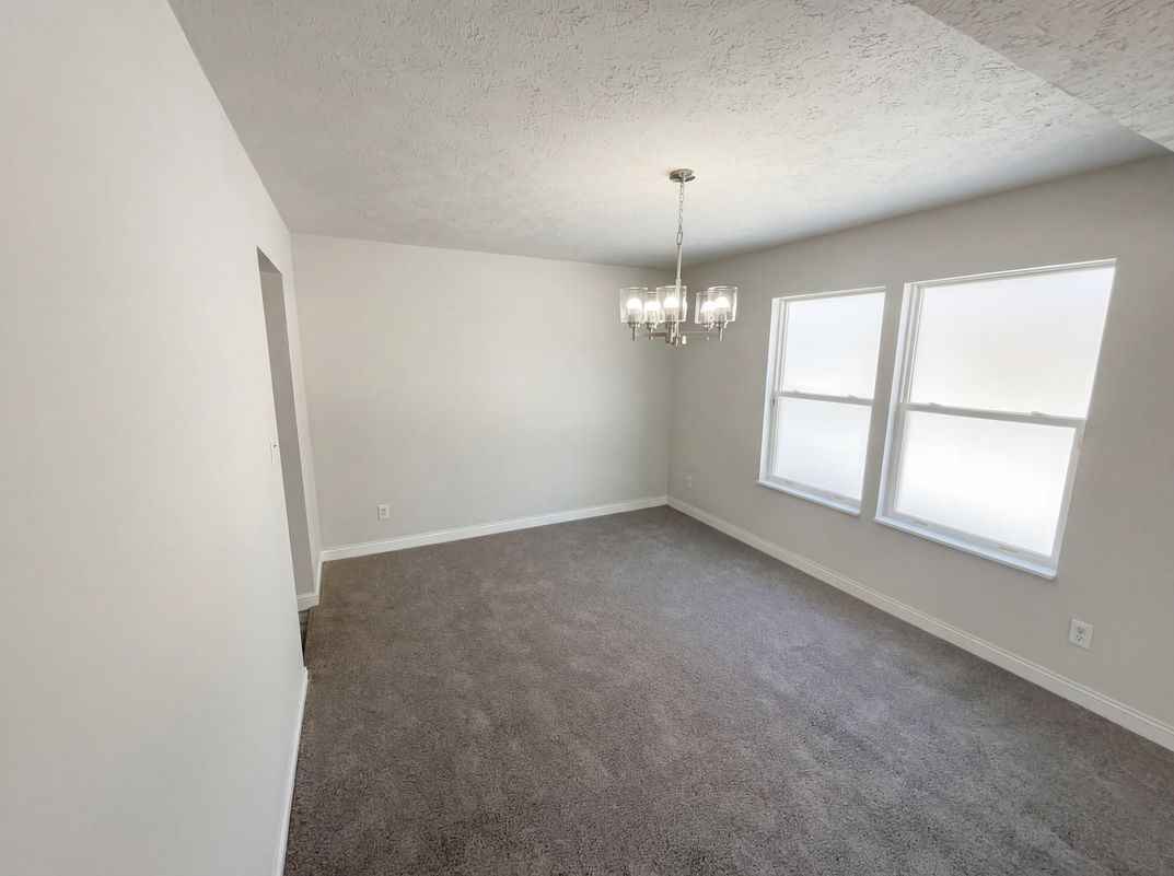 Photo 8 of 31 of 10142 Sandcherry Ln, Indianapolis, IN