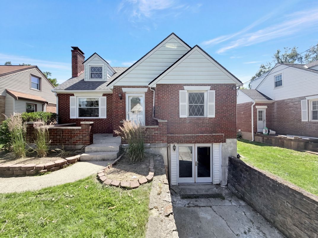 Photo 22 of 25 of 5476 Edalbert Dr, Cincinnati, OH