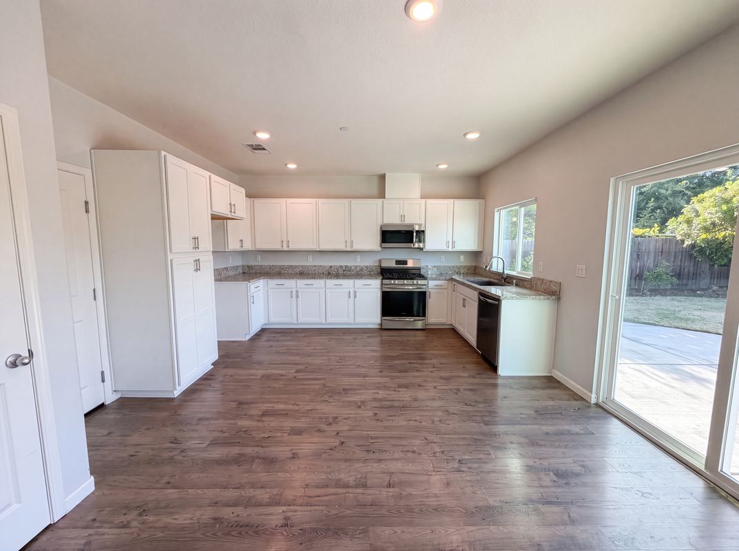 Photo 2 of 27 of 8224 Kossum Way, Elk Grove, CA