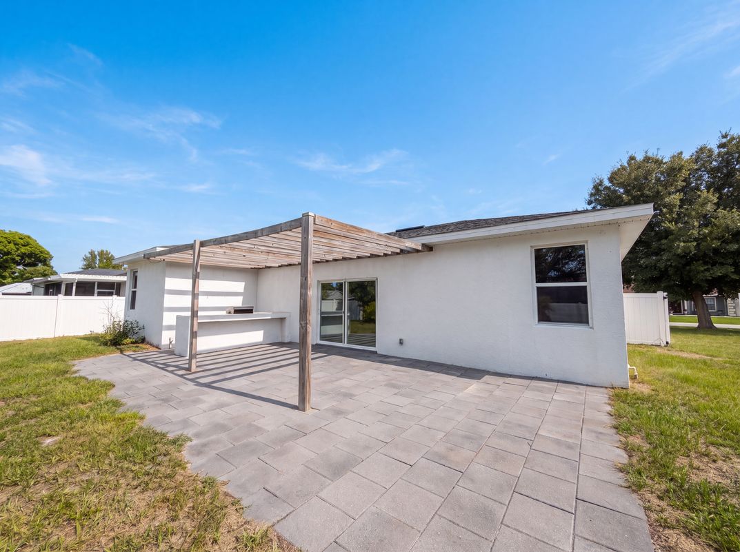 Photo 15 of 18 of 1140 Bancroft St, Deltona, FL