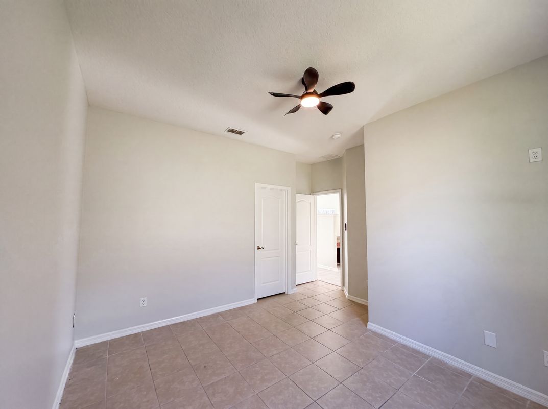 Photo 4 of 24 of 204 Round Man St, Leesburg, FL