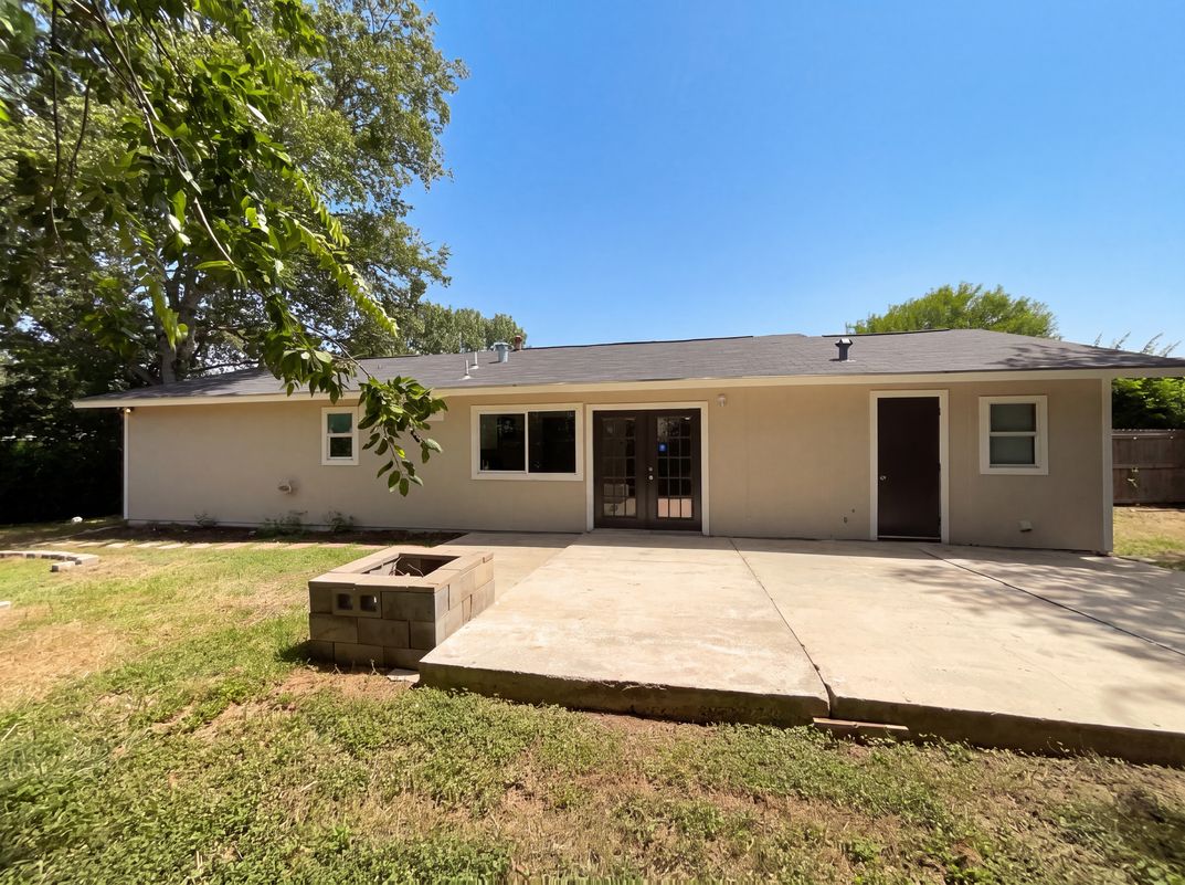 Photo 5 of 18 of 7303 Havenbrook Dr, San Antonio, TX