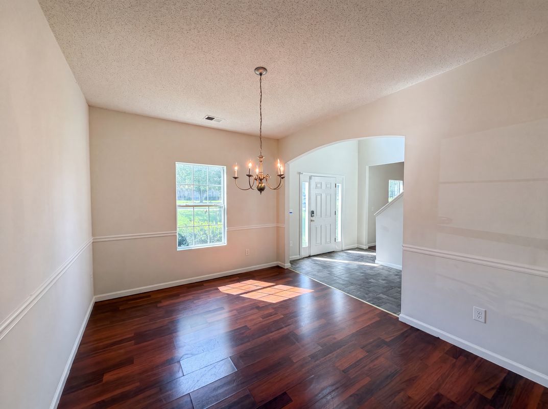 Photo 7 of 29 of 6257 Polar Fox Ct, Riverdale, GA