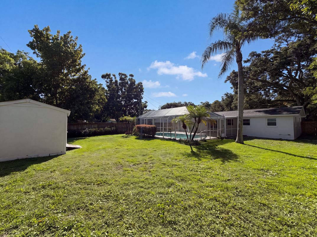 Photo 5 of 21 of 624 Sherman Rd, South Daytona, FL