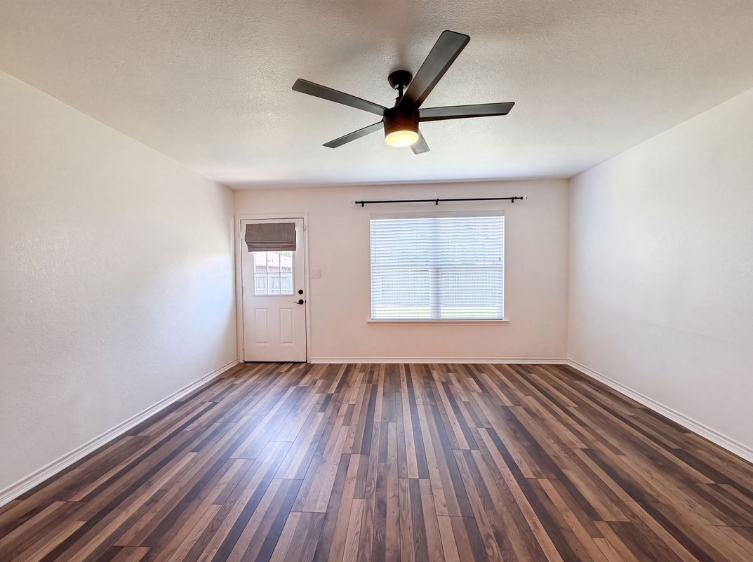 Photo 4 of 16 of 3132 Evangeline Rd, Fort Worth, TX