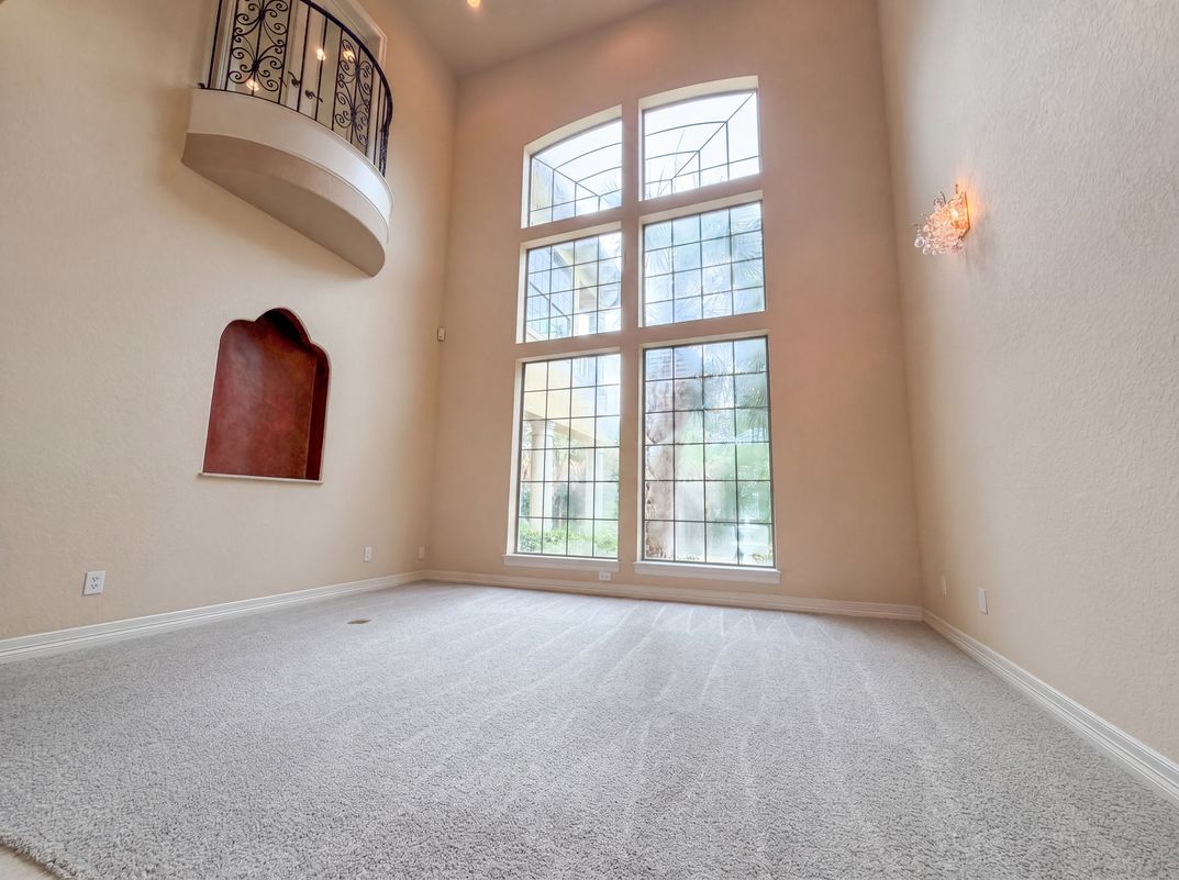 Photo 7 of 26 of 20646 Wahl Ln, San Antonio, TX