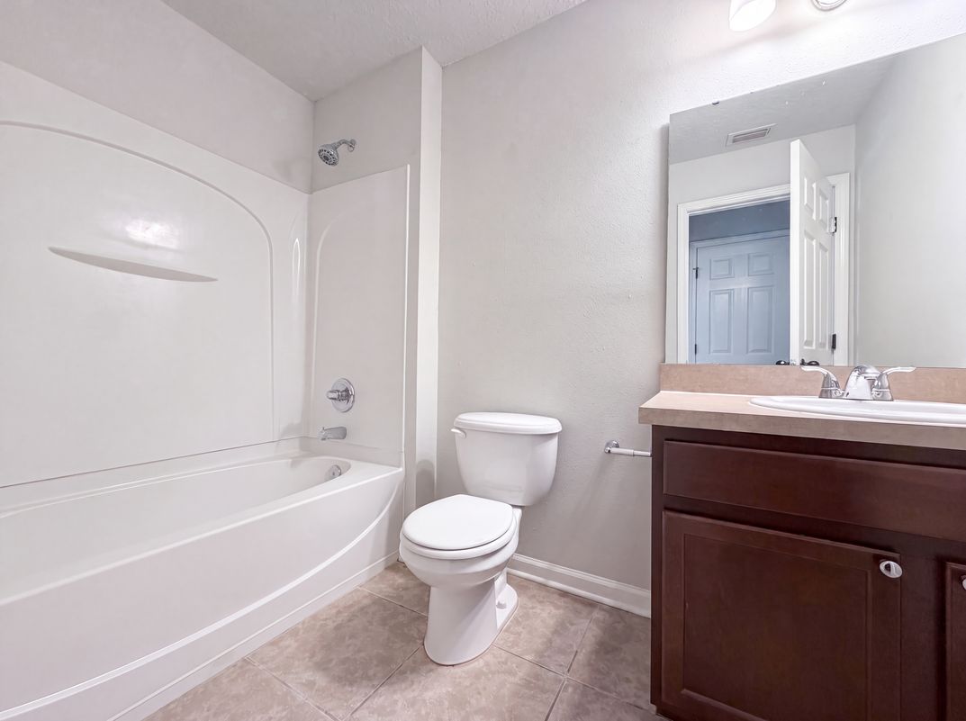 Photo 13 of 18 of 7428 Sweet Rose Ln, Jacksonville, FL