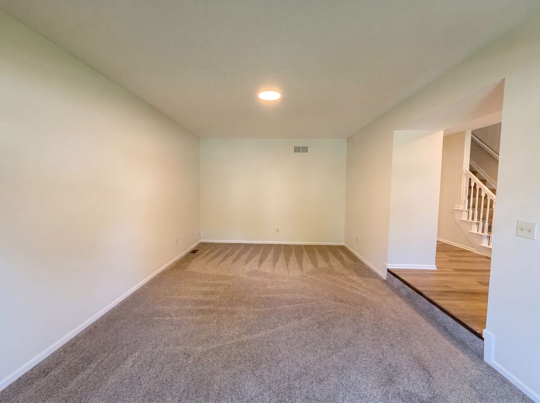 Photo 19 of 29 of 4976 Vicksburg Ln, Hilliard, OH