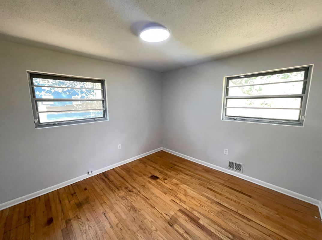 Photo 16 of 19 of 2855 Jerome Rd, Atlanta, GA