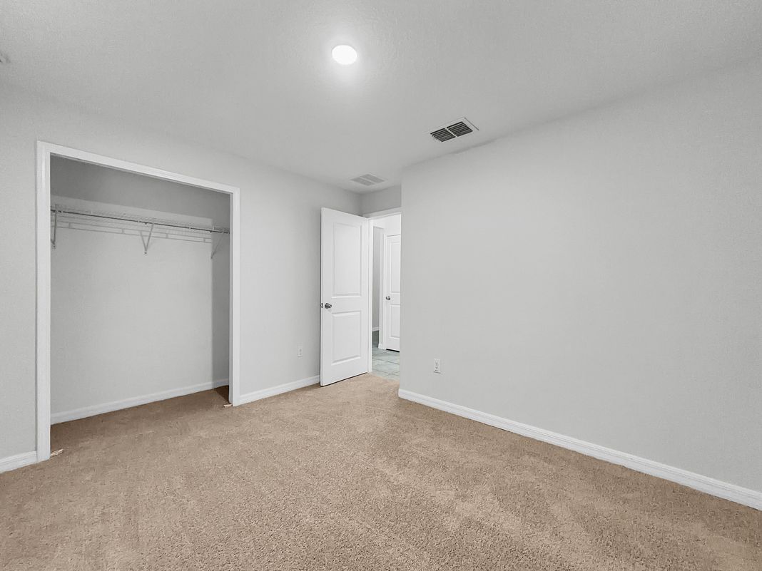 Photo 10 of 23 of 10113 Rosemary Leaf Ln, Riverview, FL