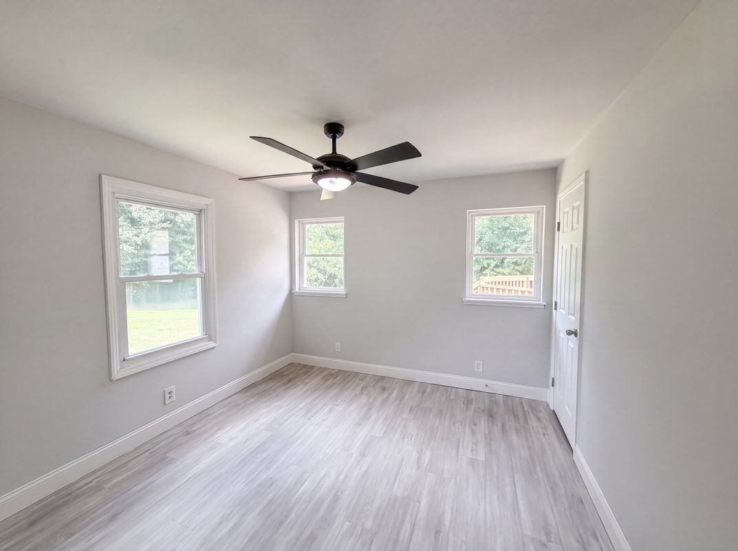 Photo 14 of 20 of 704 Morningside Dr, Mount Holly, NC
