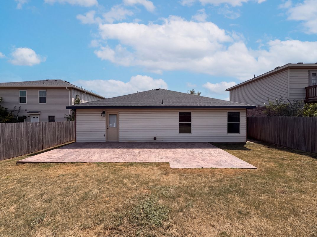Photo 5 of 17 of 5244 New Castleton Ln, Fort Worth, TX