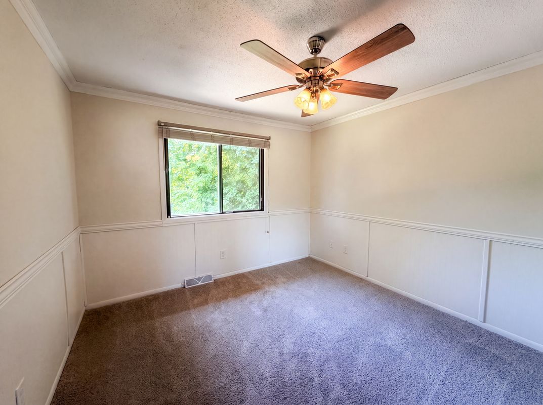 Photo 9 of 24 of 13802 Holyoke Path, Apple Valley, MN