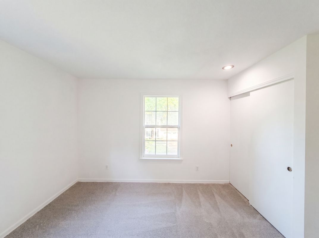 Photo 9 of 19 of 5243 N Lydia Ave, Kansas City, MO